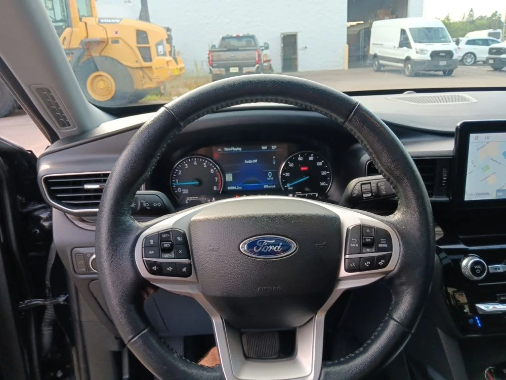 Used 2022 Black Metallic Ford Limited image 14