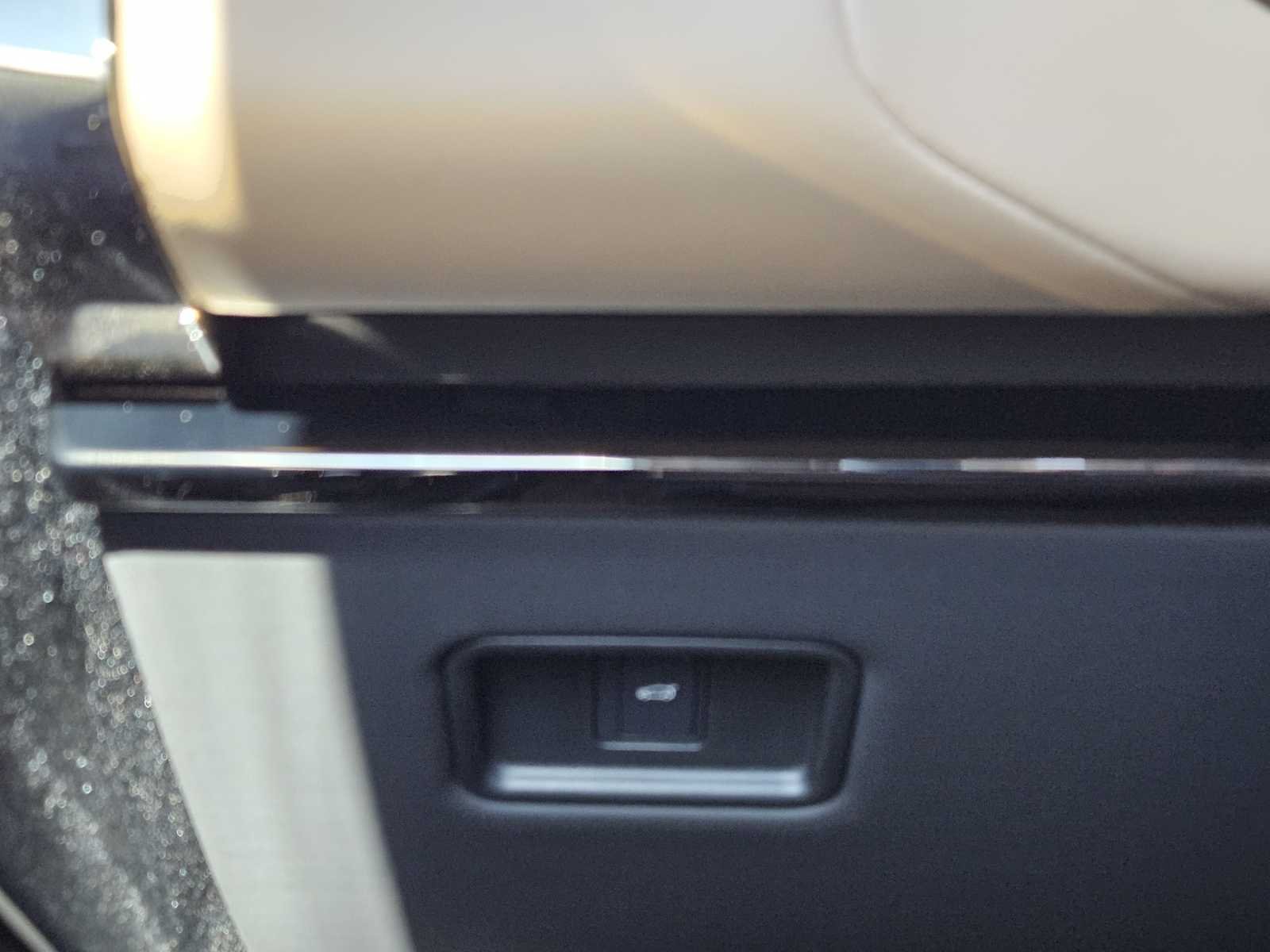 New 2027 Santorini Black LAND ROVER Dynamic SE P400 image 20