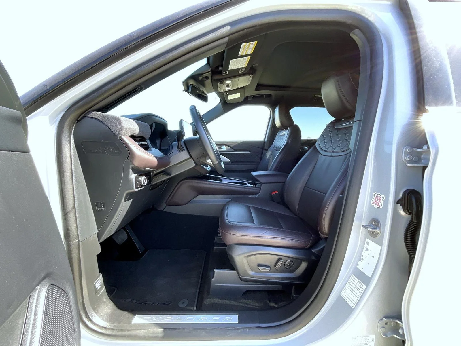 Used 2025 White Ford Platinum image 10
