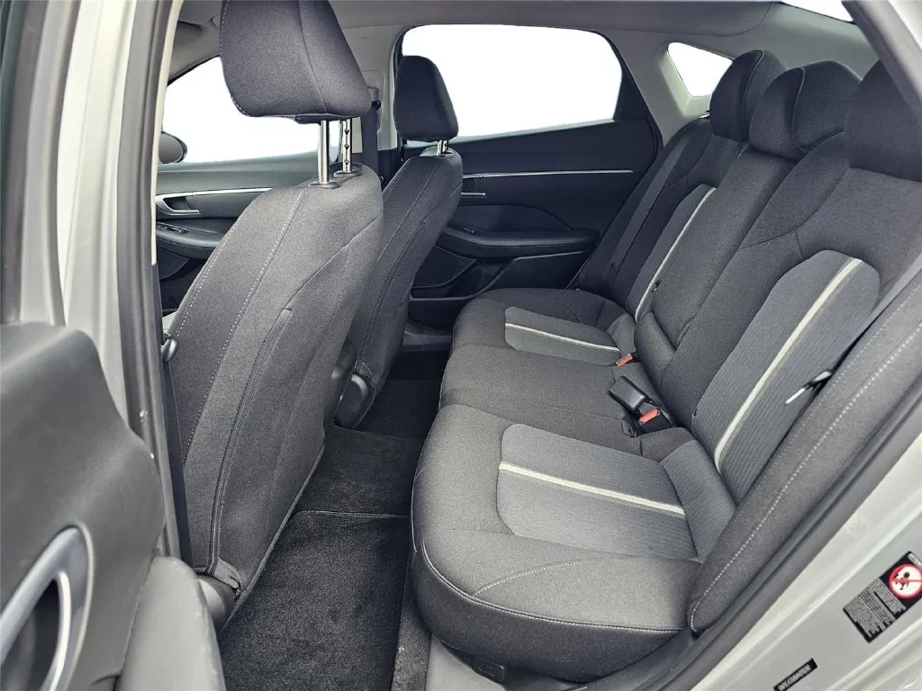 Used 2021 Shimmering Silv Hyundai SEL image 30