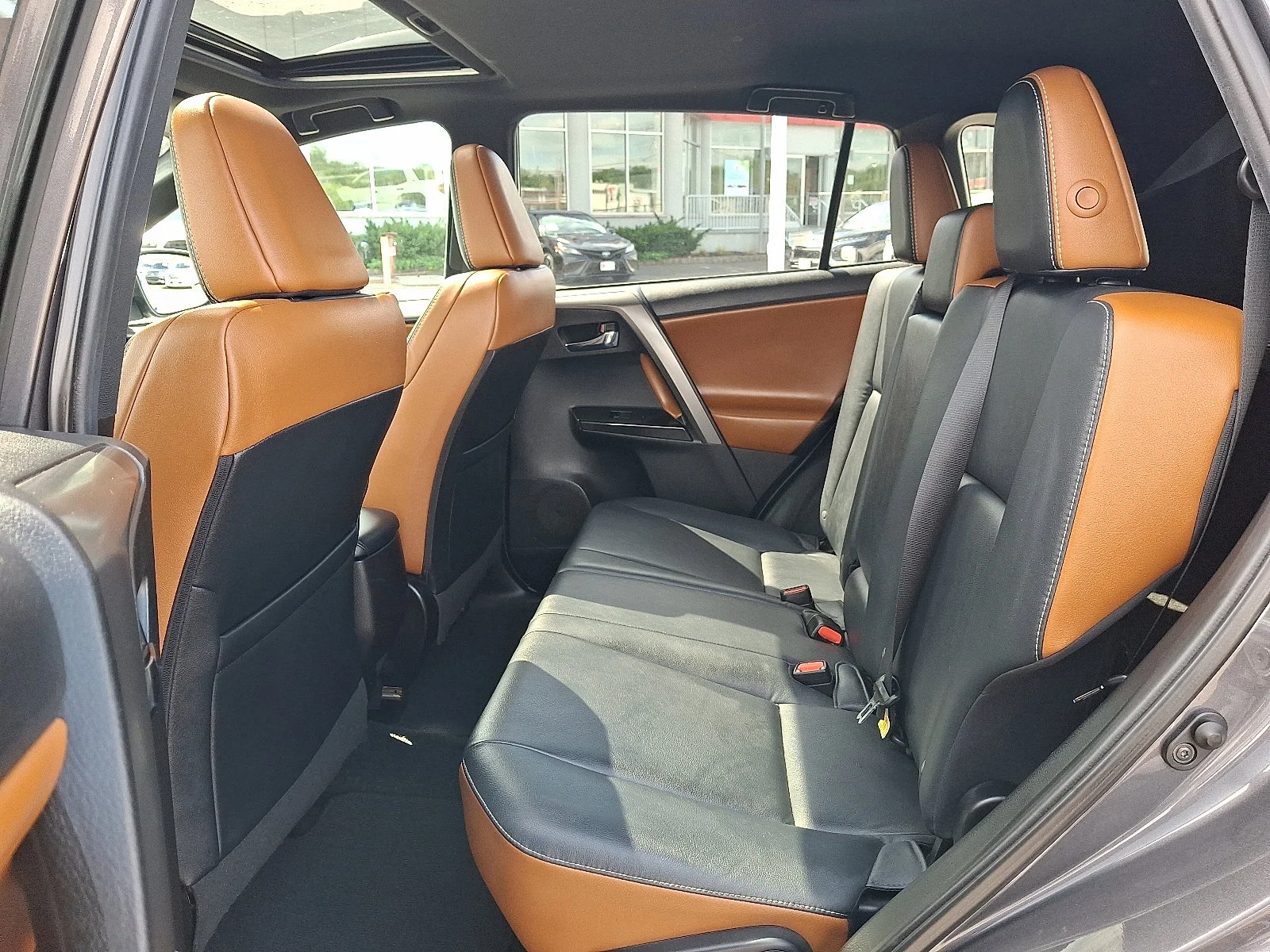 Used 2018 Magnetic Gray Metallic - 1G3 Toyota SE image 11