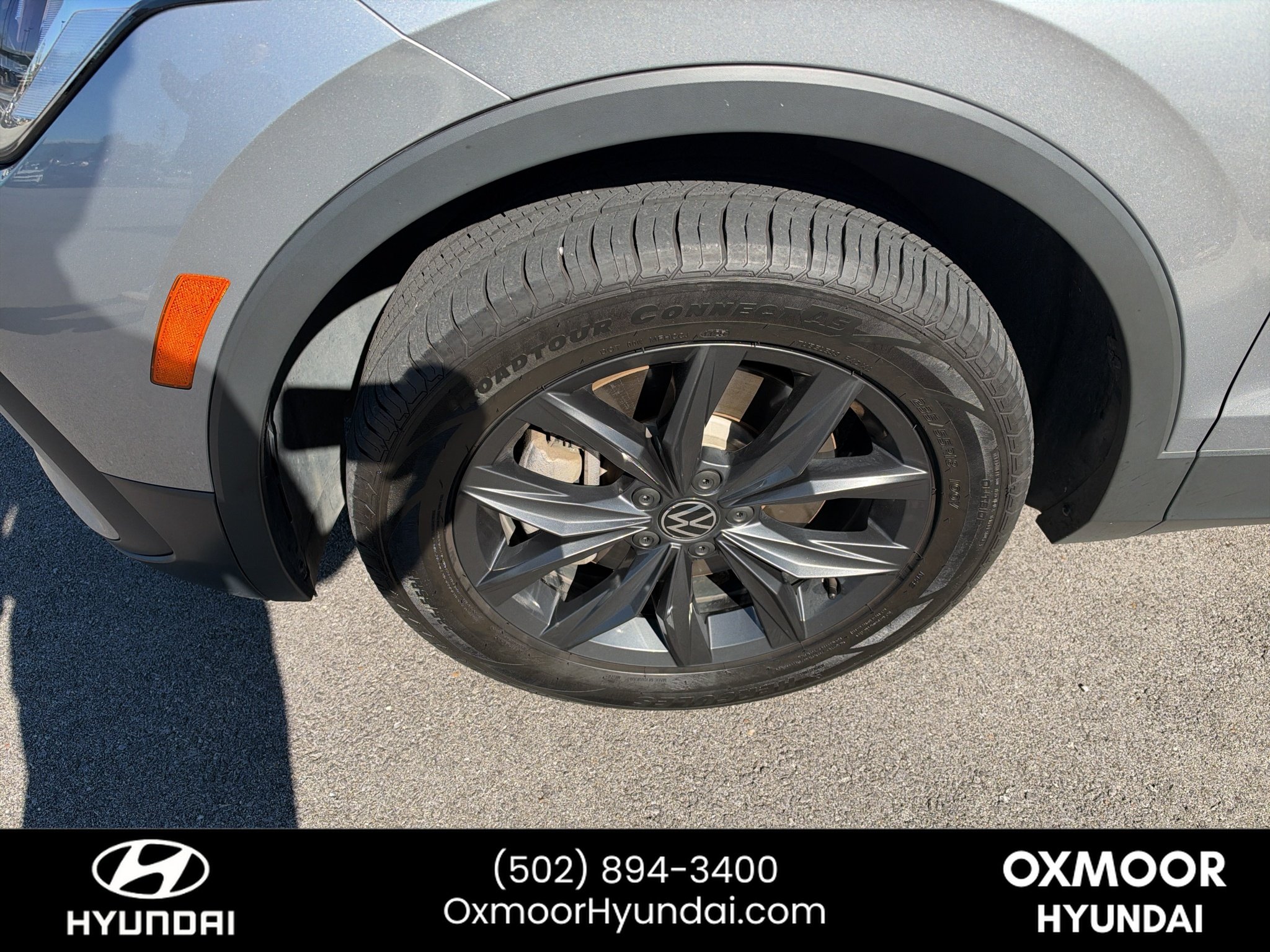 Used 2024 Pyrite Silver Metallic Volkswagen SE image 8