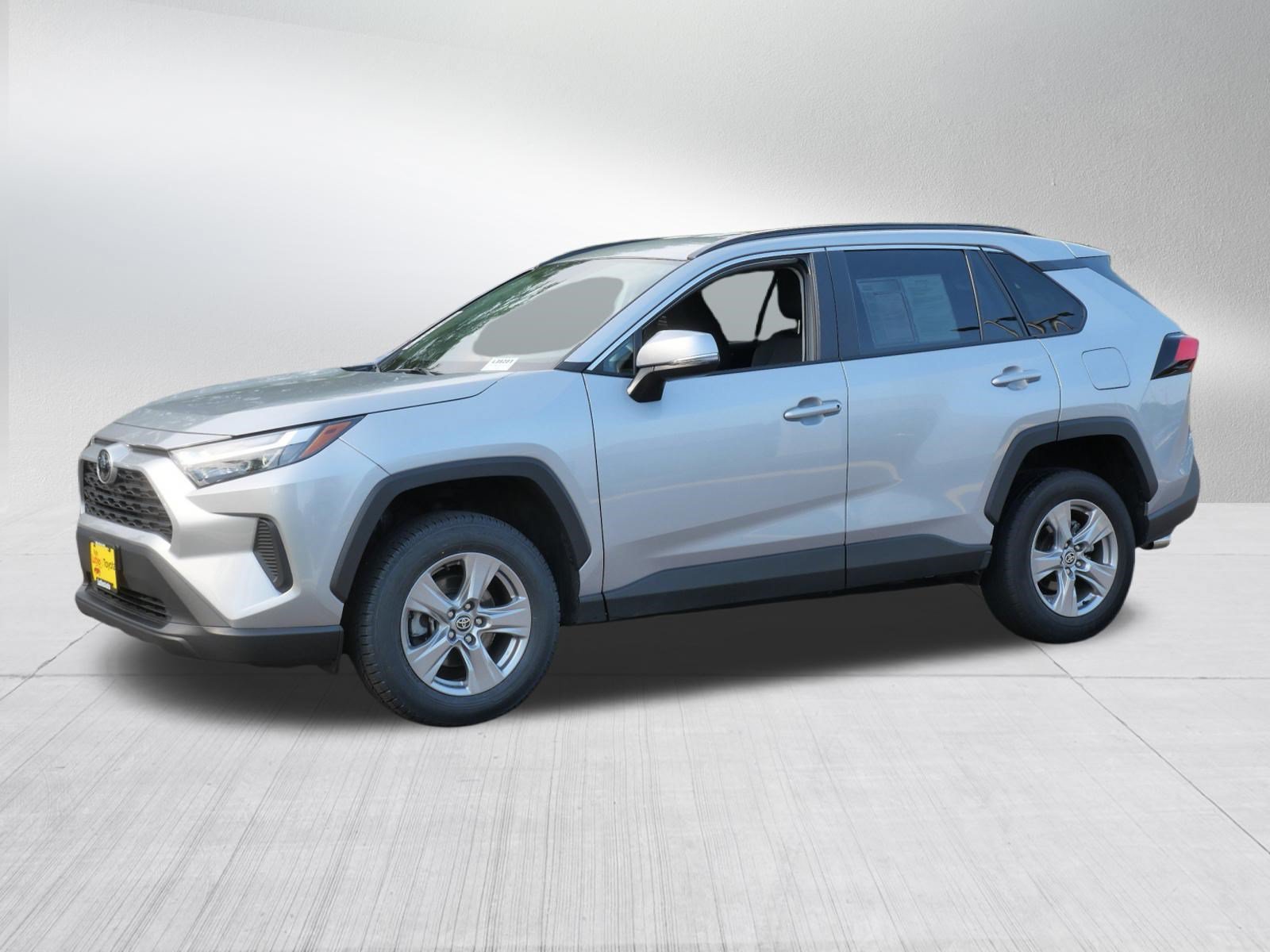 2024 Toyota RAV4 XLE - Photo 3