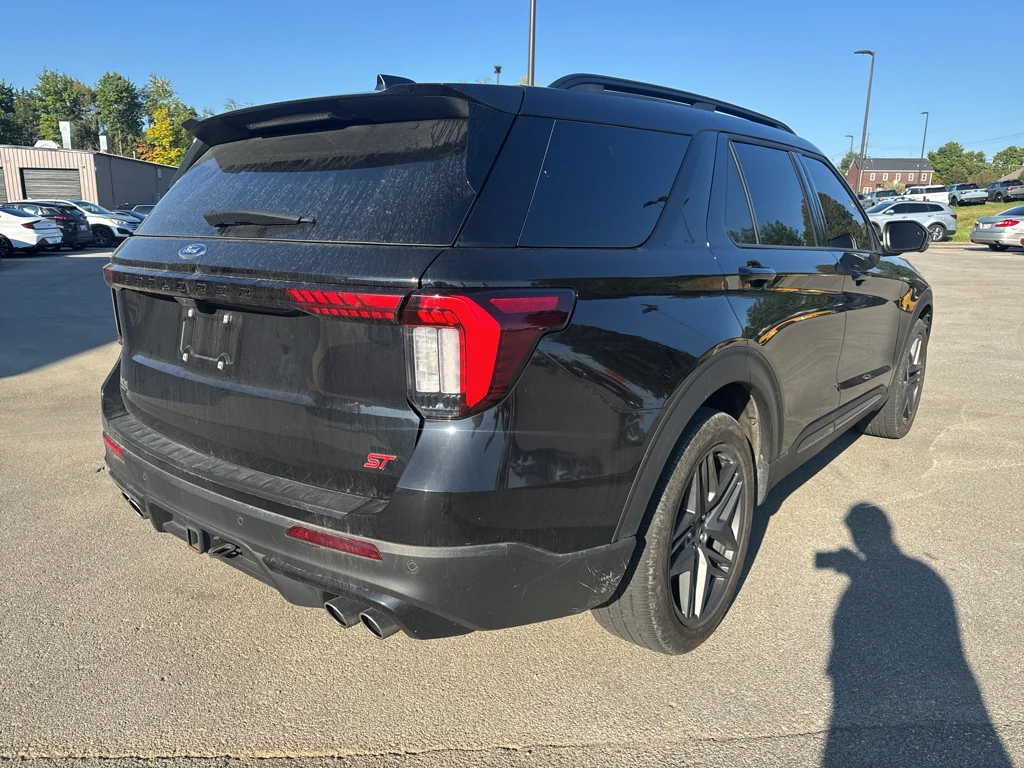 Used 2025 Agate Black Metallic Ford ST image 3