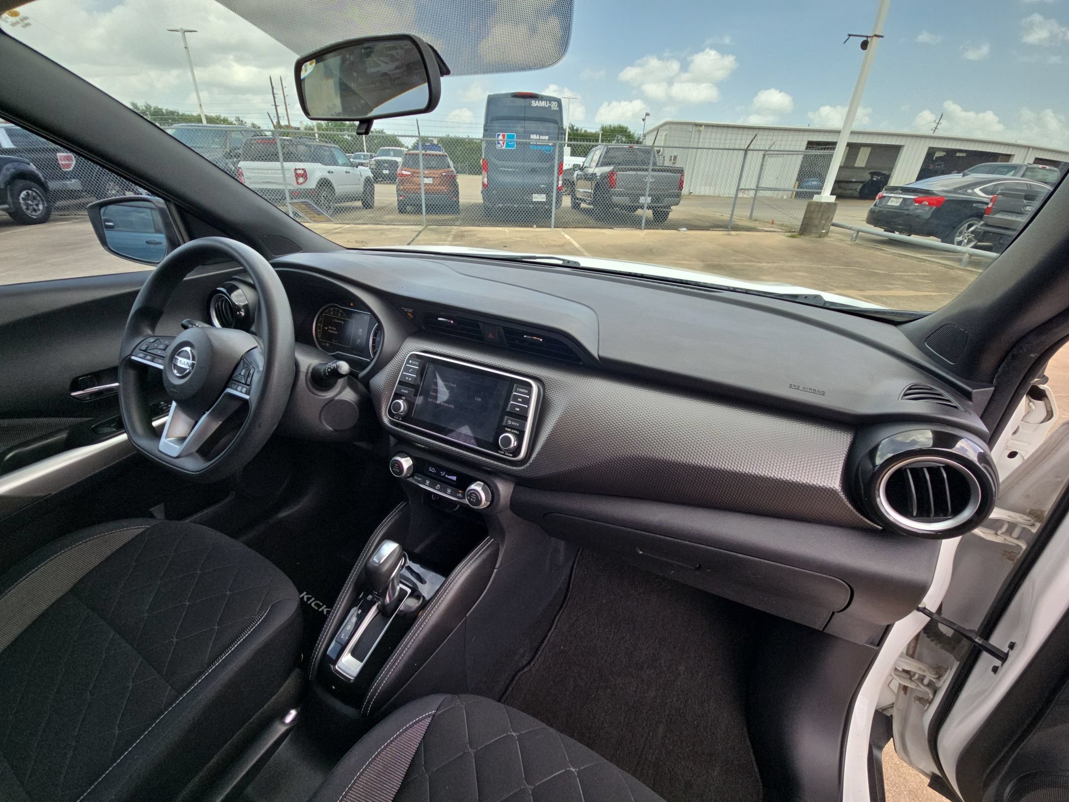 Used 2018 Aspen White / Super Black Nissan SV image 28