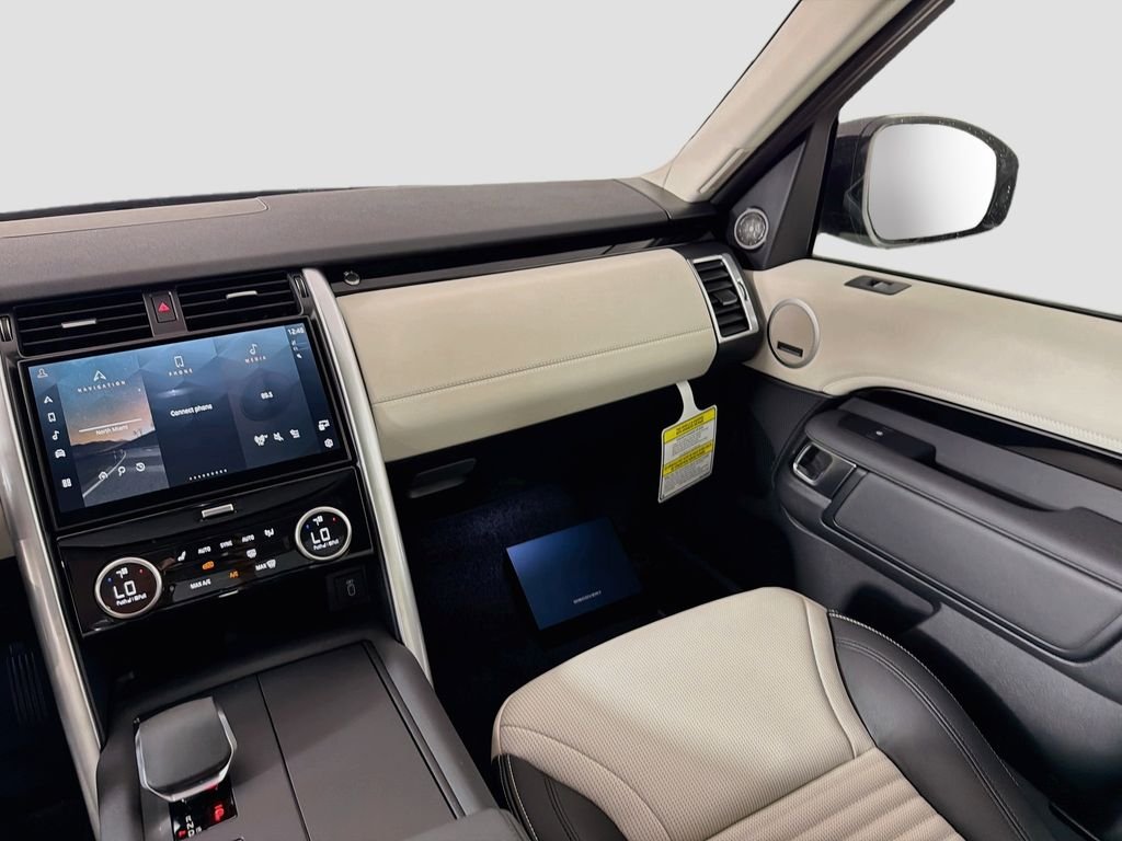 New 2026 Santorini Black Land Rover S image 25