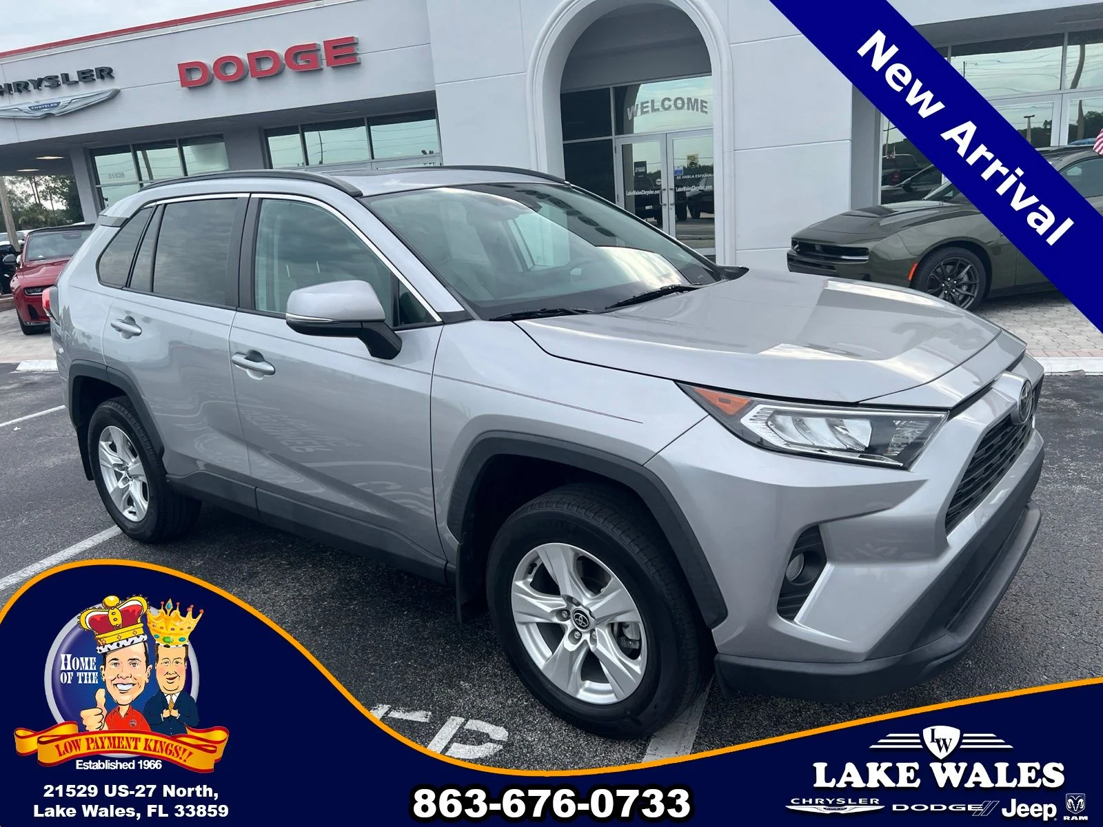 Used 2021 Silver Toyota XLE image 2