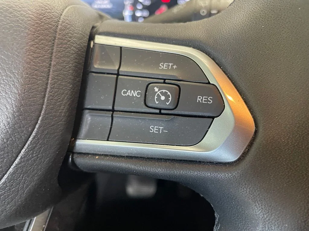 Used 2025 Black Jeep Latitude image 14