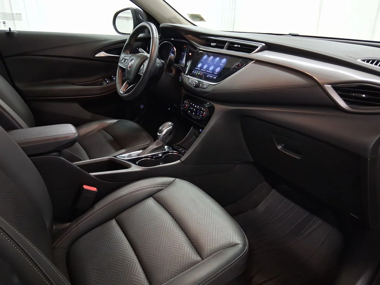 Used 2023 Black Buick Essence image 23