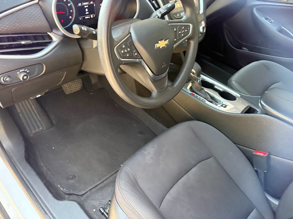 Used 2024 Summit White Chevrolet LT image 12