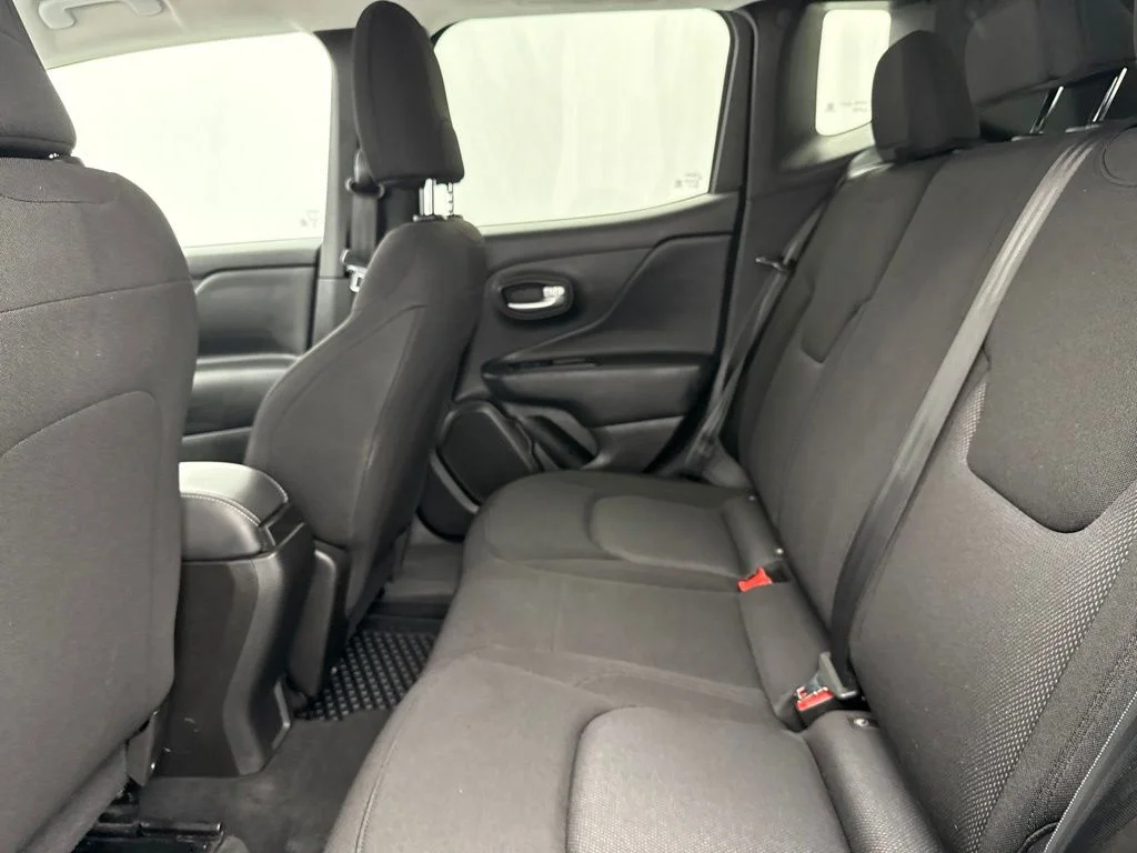 Used 2023 Black Jeep Latitude image 14