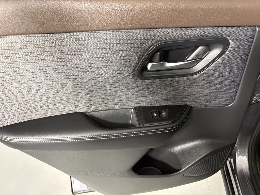 Used 2023 Gray Nissan SV image 34
