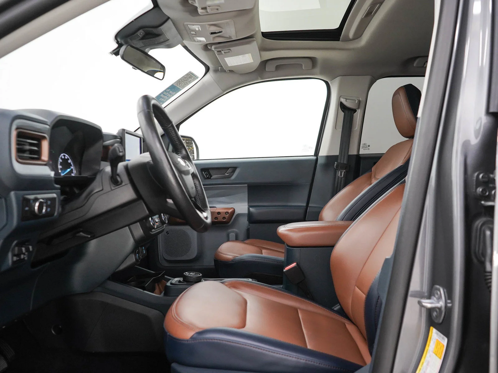 Used 2022 Gray Metallic Ford Lariat image 23