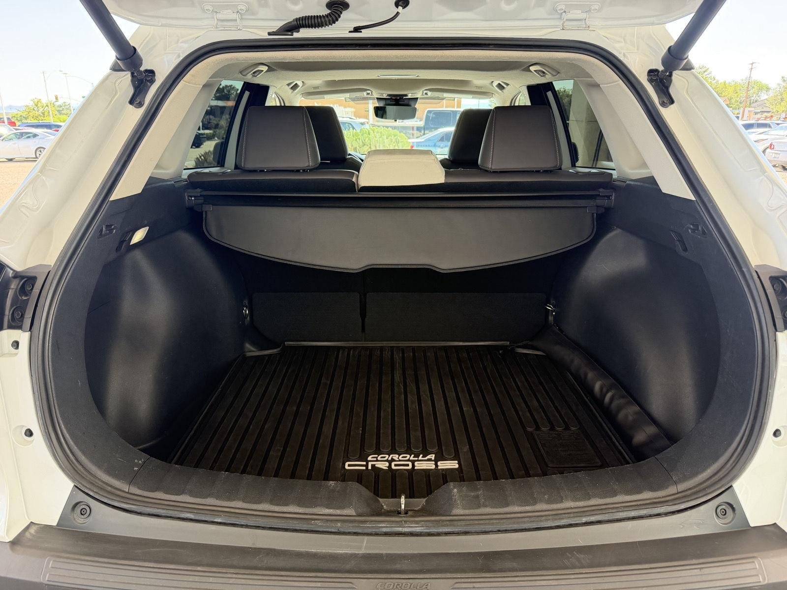 Certified Used 2023 Wind Chill Pearl Toyota XLE image 21