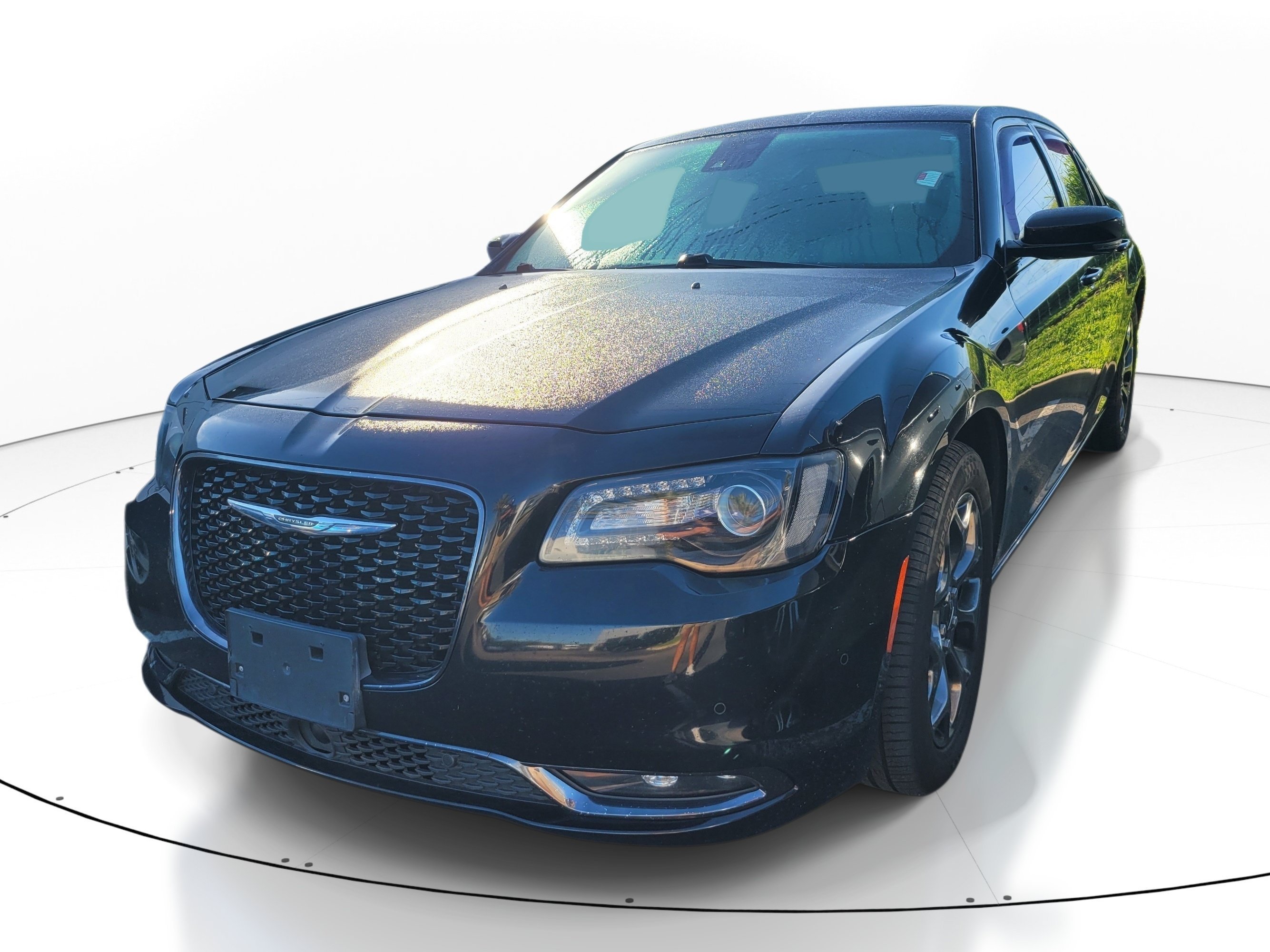 Used 2018 Gloss Black Chrysler 300S image 3