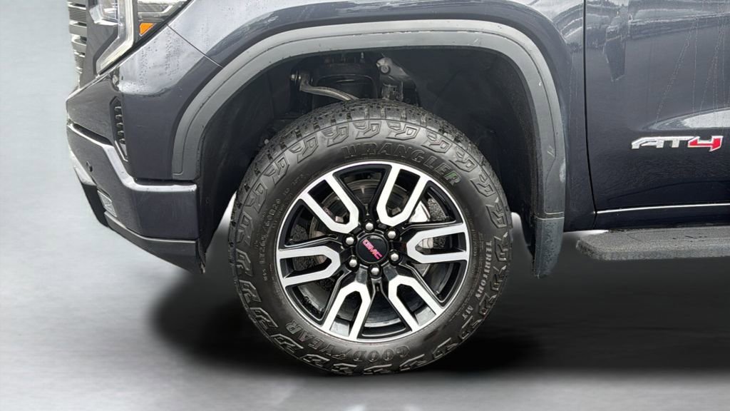Used 2023 Titanium Rush Metallic GMC AT4 image 21