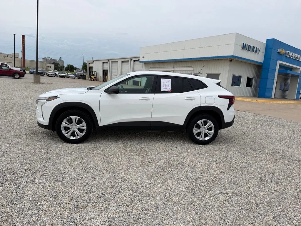 Used 2026 White Chevrolet LS image 6