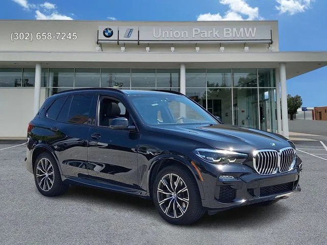 Used 2021 Black Sapphire Metallic BMW xDrive40i image 3
