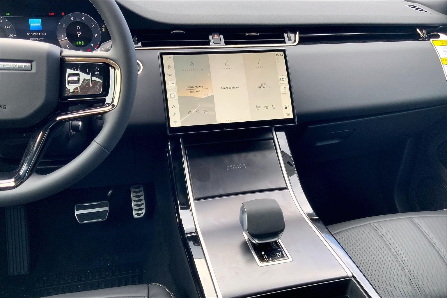 New 2026 Fuji White Land Rover Hoxton Edition image 6