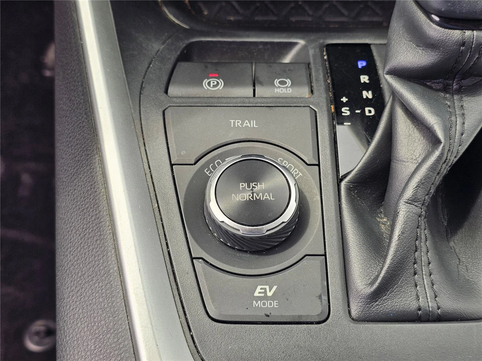 Used 2021  Toyota Hybrid LE image 30