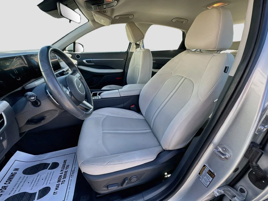 Used 2024 Silver Hyundai SEL image 24