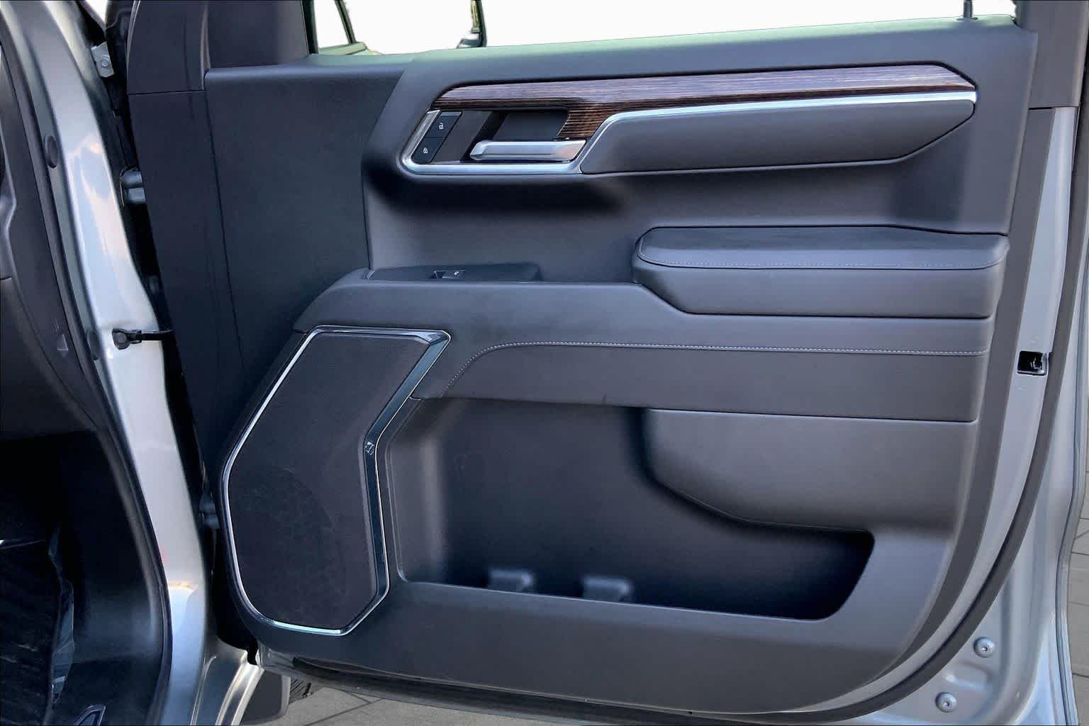 Used 2024 Sterling Metallic GMC Elevation image 22