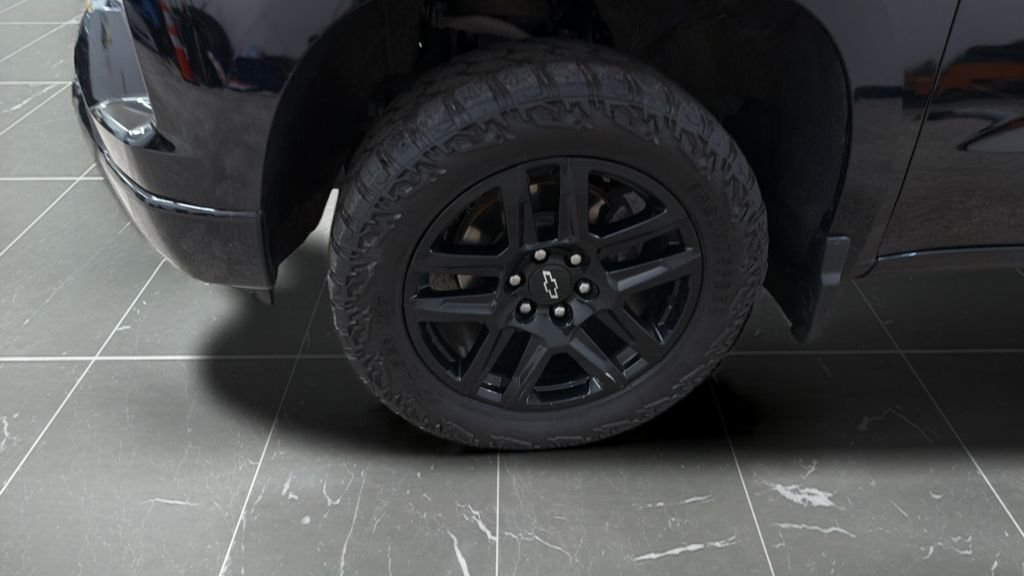 Used 2022 Black Chevrolet Custom image 15