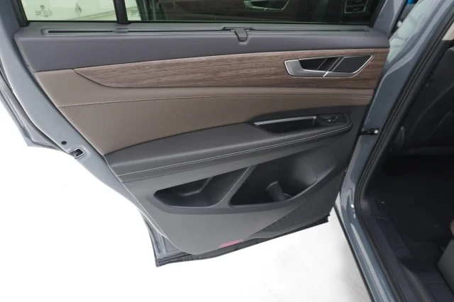 New 2026 Pure Gray Volkswagen 2.0T SEL image 18