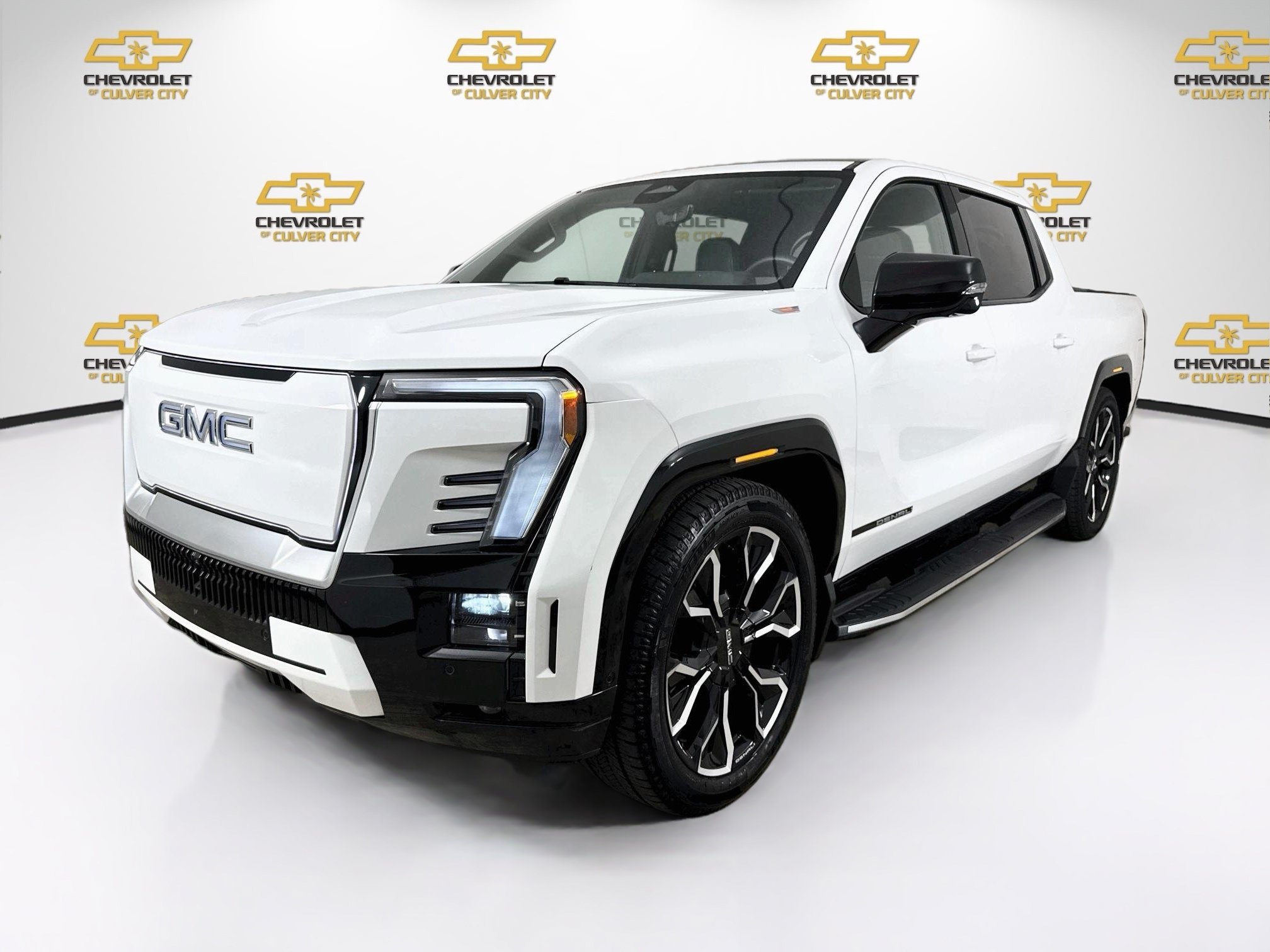 Used 2025 Summit White GMC Max Range Denali image 3