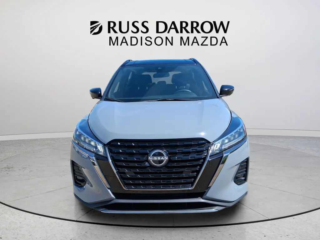 Used 2023 Gray Nissan SR image 8