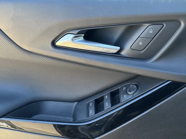 2025 Chevrolet Equinox LT - Photo 18