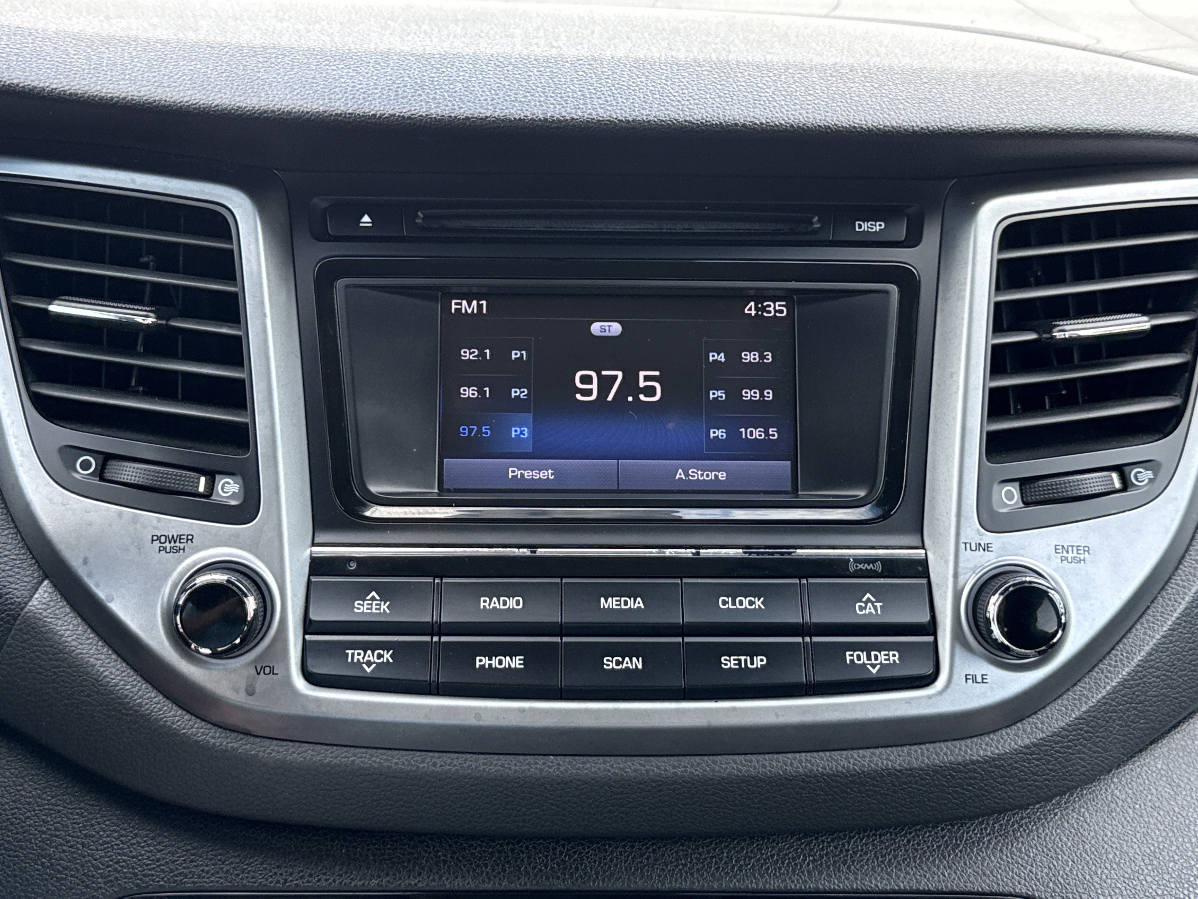 Used 2017 Caribbean Blue Hyundai SE image 19