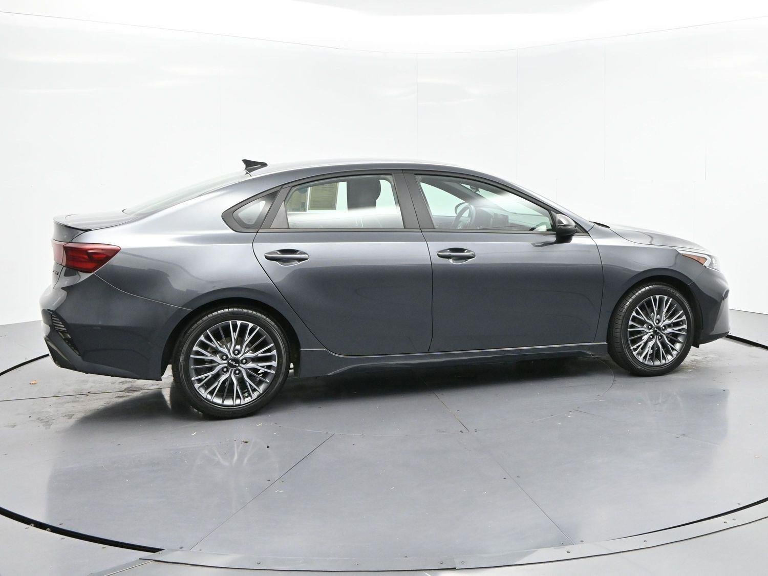 Used 2022 Gravity Gray Kia GT-Line image 8