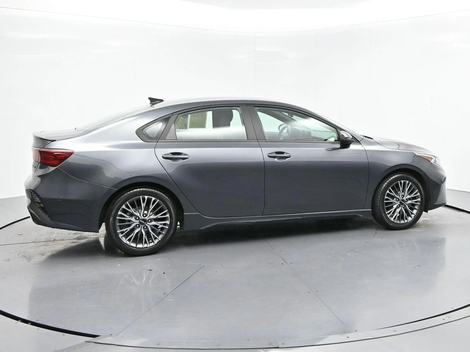 Used 2022 Gravity Gray Kia GT-Line image 8