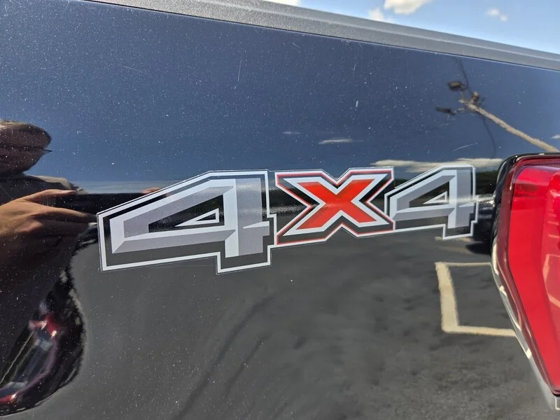 Used 2022 Agate Black Metallic FORD XLT image 12