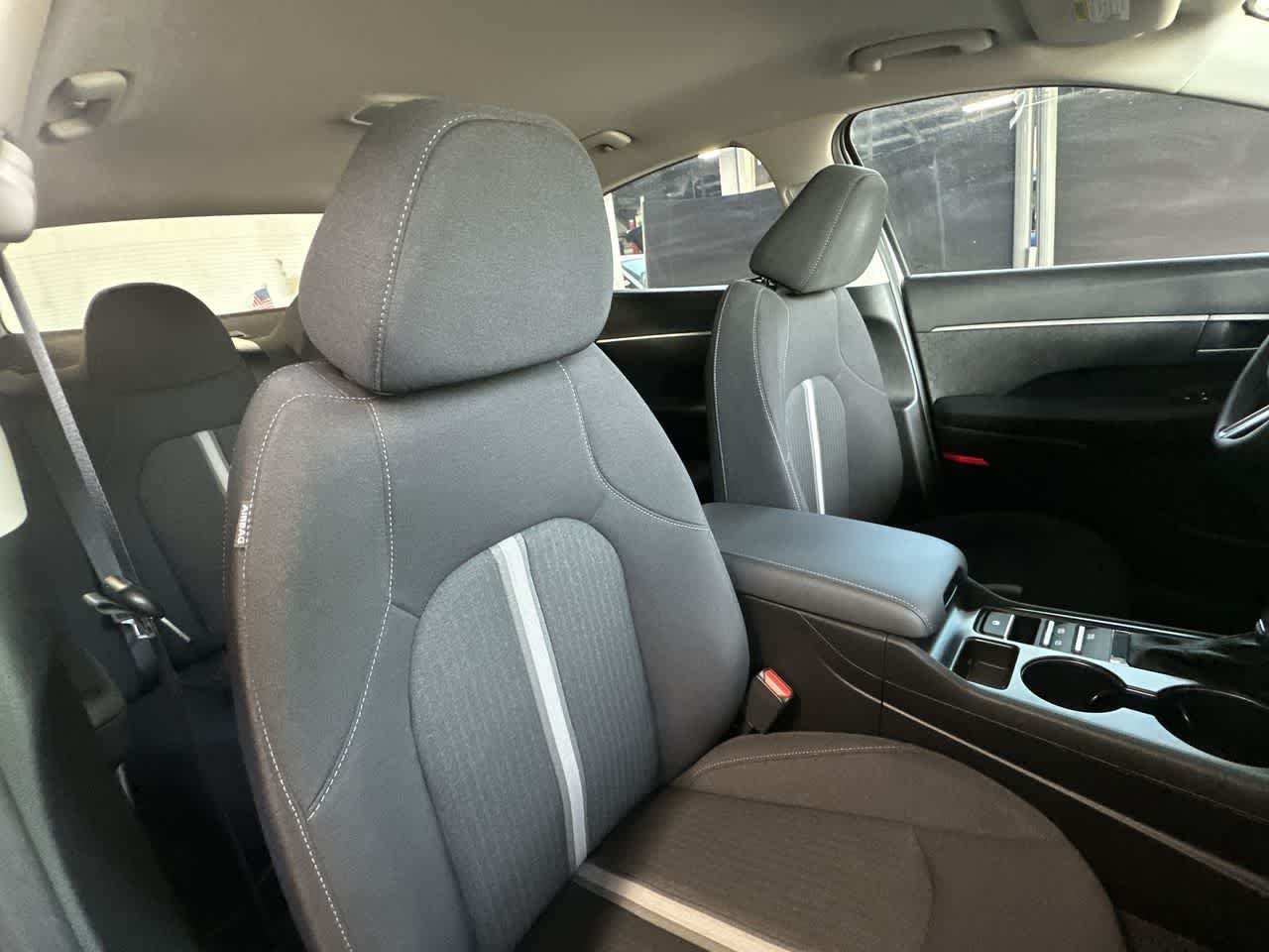 2025 Hyundai Sonata SE - Photo 27