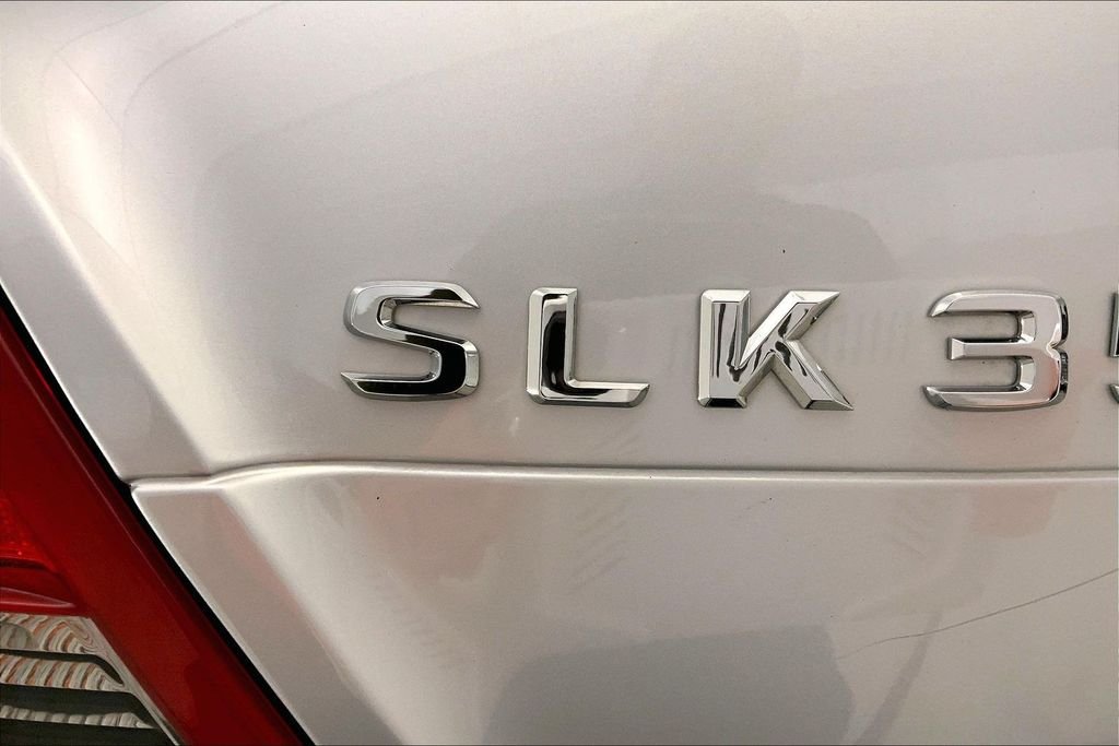 Used 2010  Mercedes-Benz SLK 350 image 7