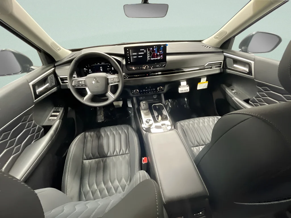 New 2026 Graphite Gray Mitsubishi SEL image 10