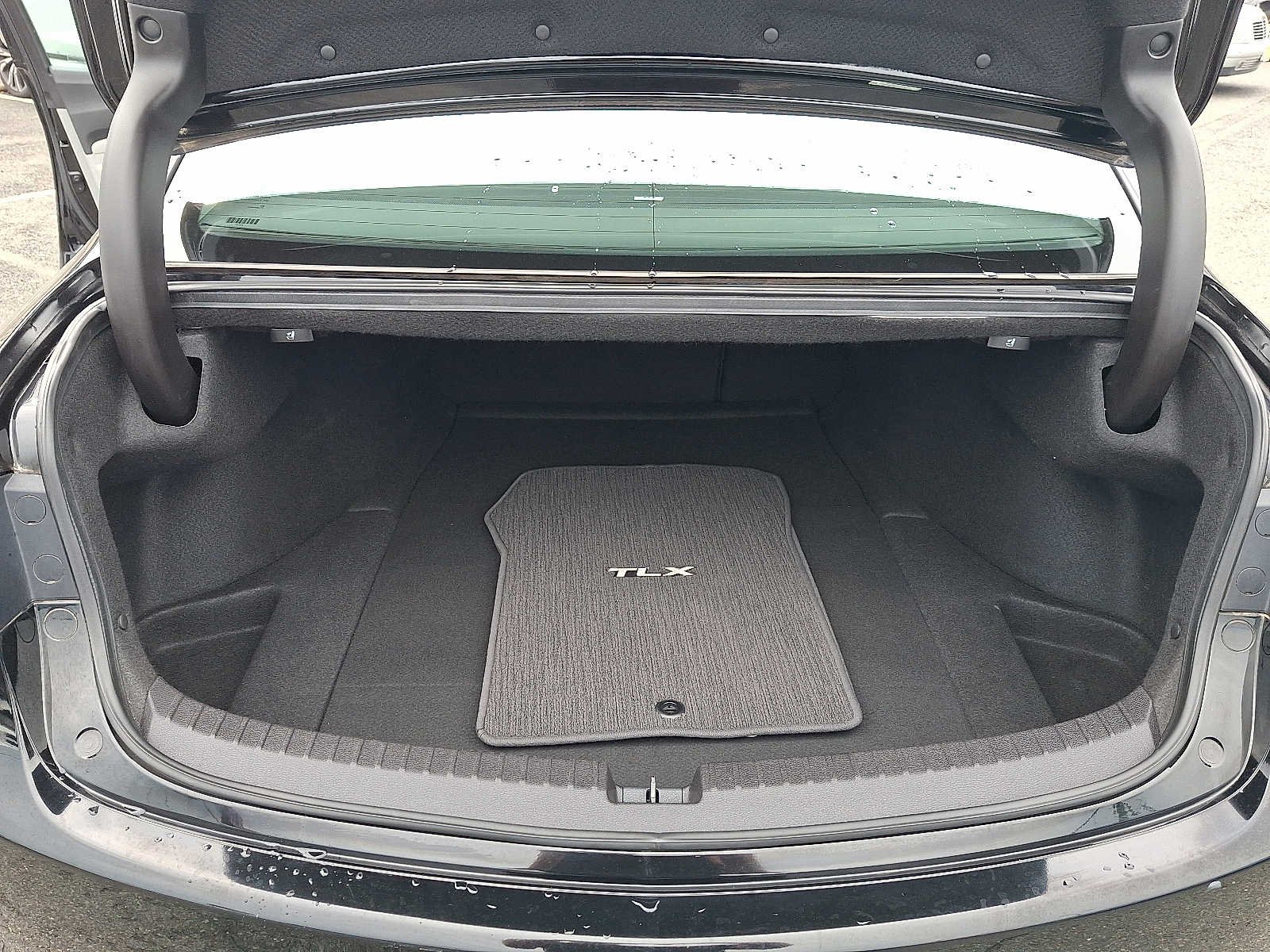 Used 2016 Crystal Black Pearl Acura V6 Tech image 28