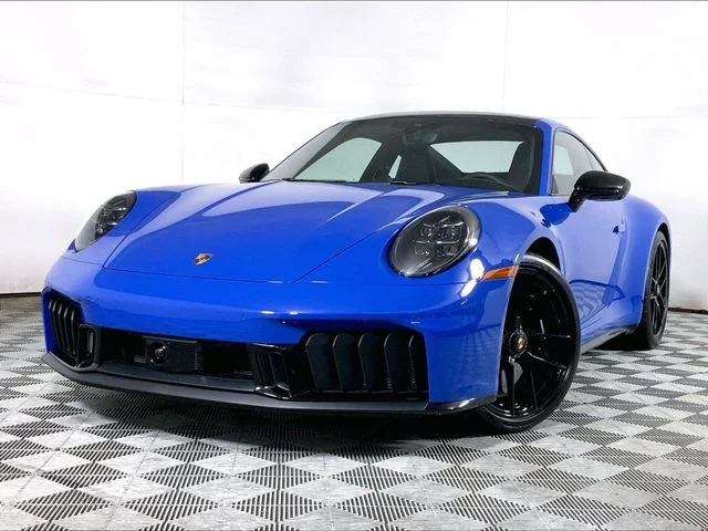 2025 Porsche 911 GTS