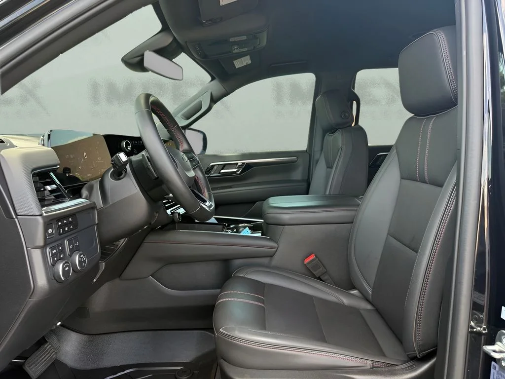 Used 2025  Chevrolet RST image 11