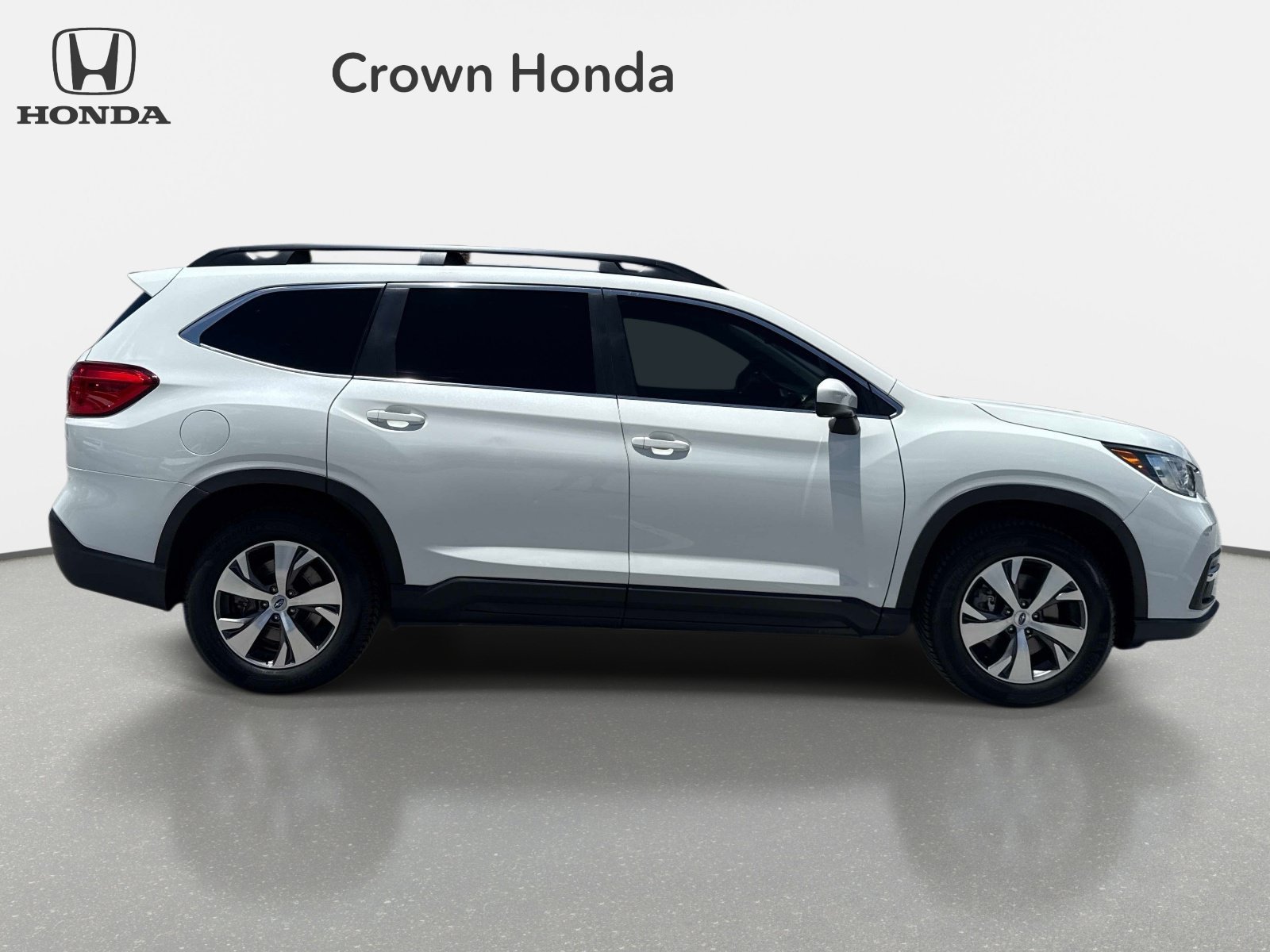 Used 2022 Crystal White Pearl Subaru Premium image 5