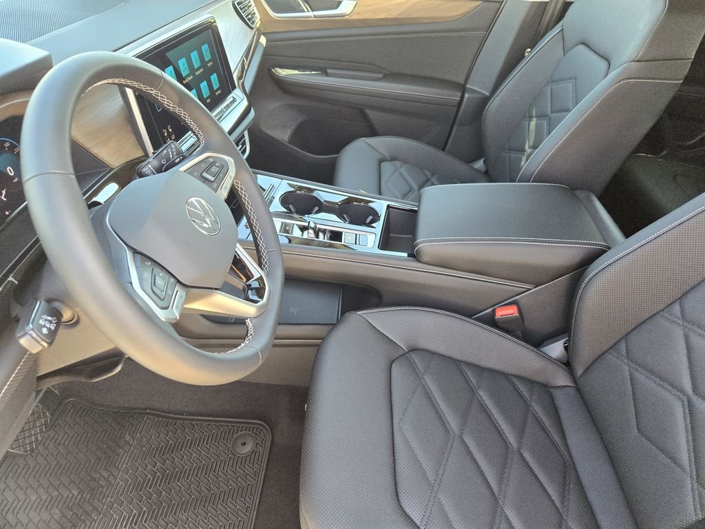 New 2026 White/off-white Volkswagen 2.0T SE w/Technology image 11