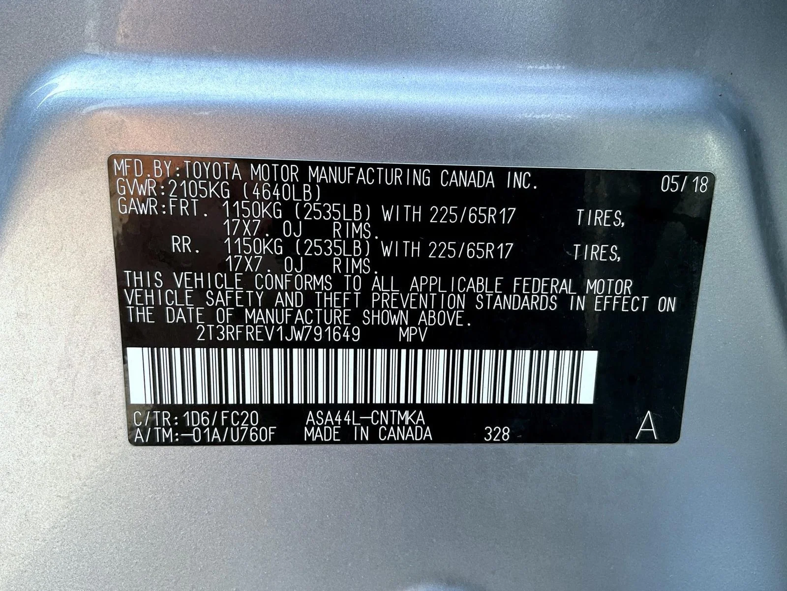 Used 2018 Silver Toyota XLE image 25