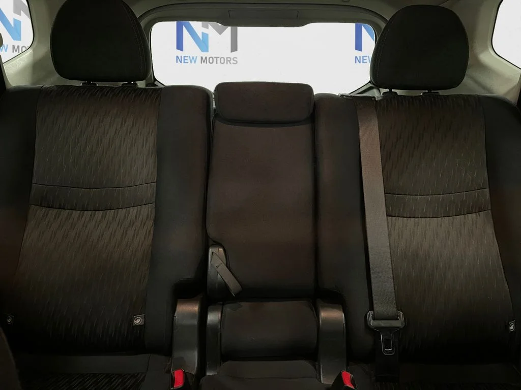 Used 2018 Magnetic Black Nissan SV image 13