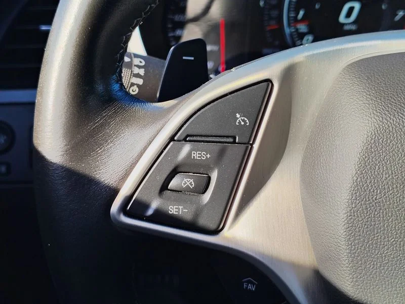 Used 2015 Red Chevrolet Stingray image 26