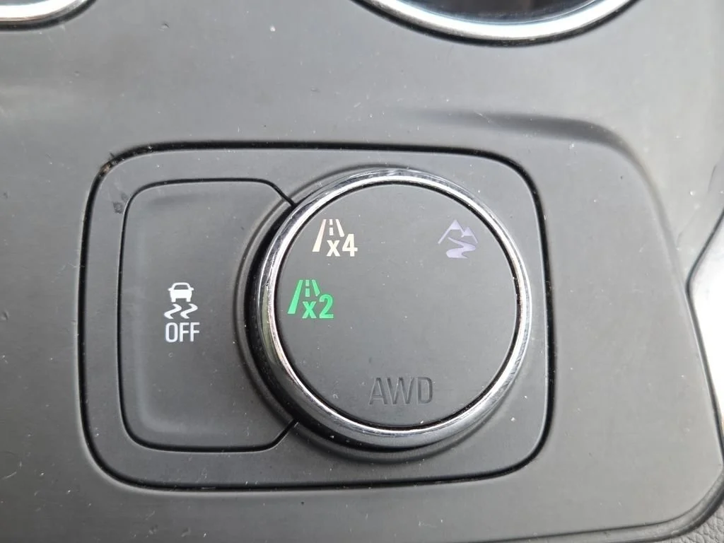 Used 2018 Cajun Red Tintcoat Chevrolet LT image 9