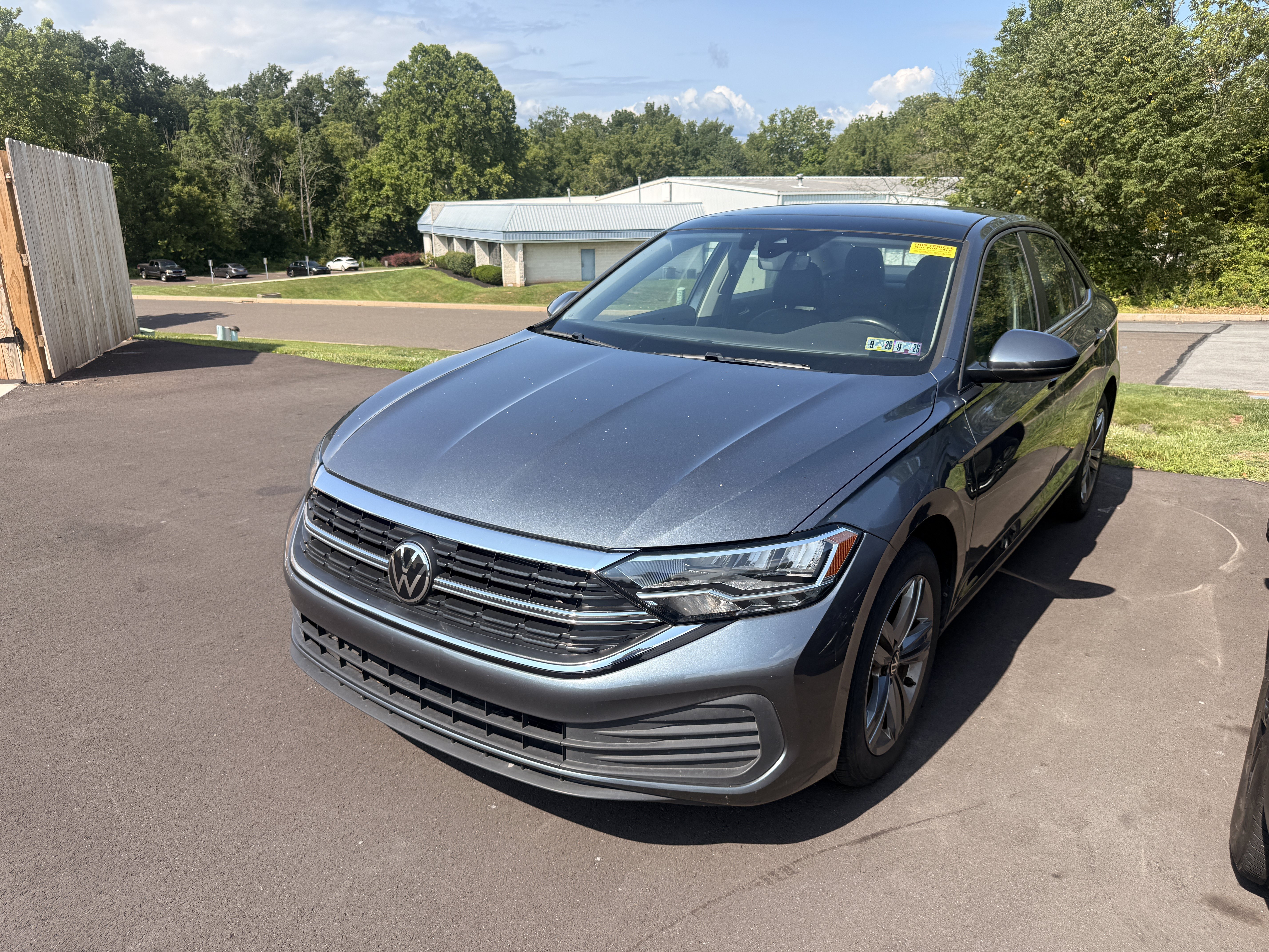 Used 2023 Gray Volkswagen SE image 6