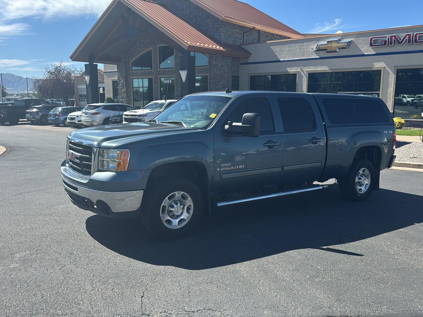 Used 2008 STEALTH GRAY METALLIC GMC SLT image 1