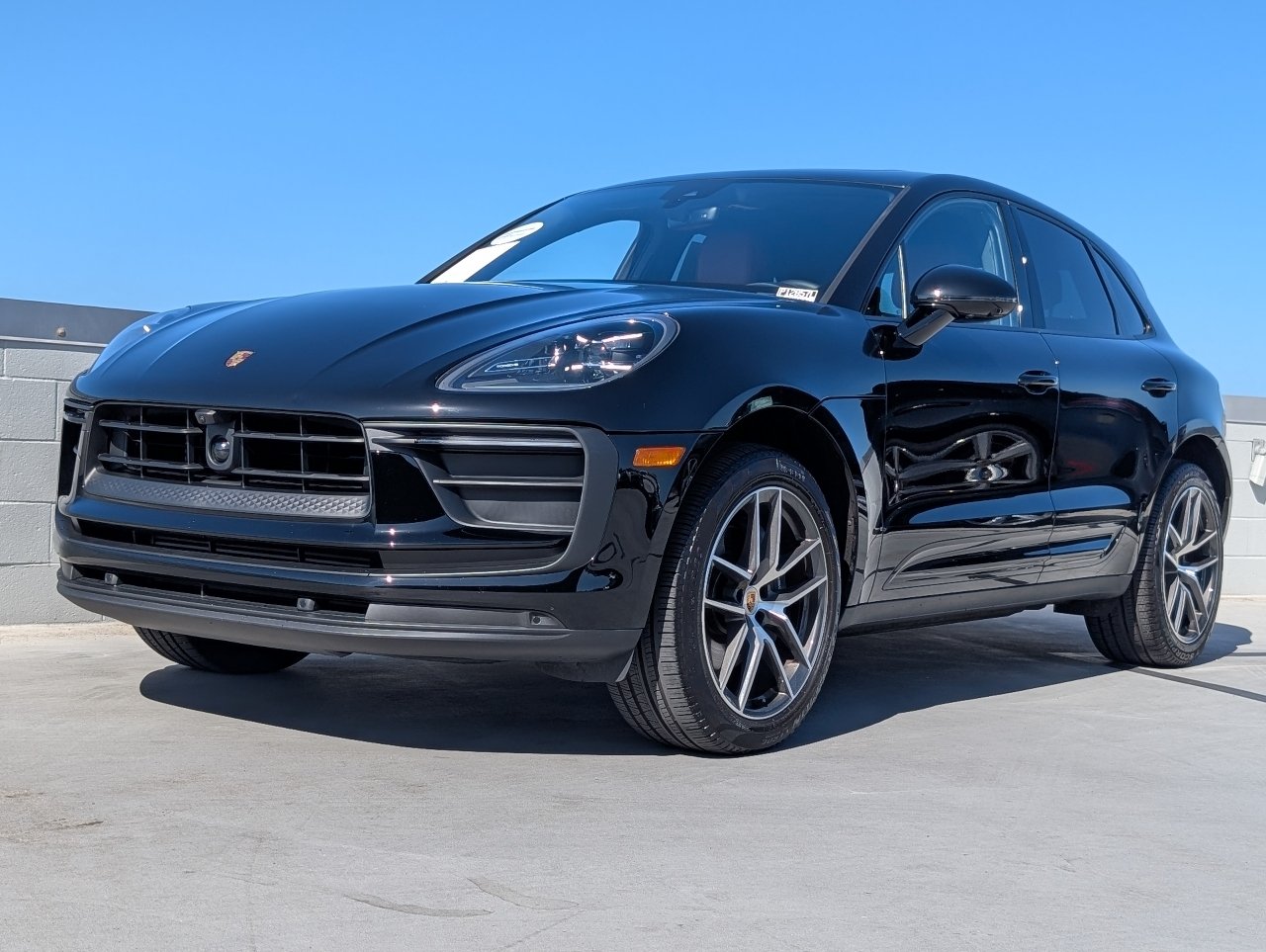 2025 Porsche Macan T